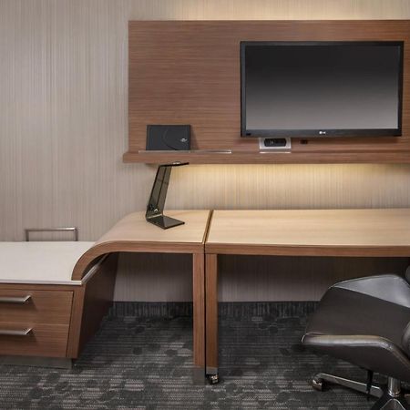 Courtyard By Marriott New York Queens, Jamaica Eksteriør billede